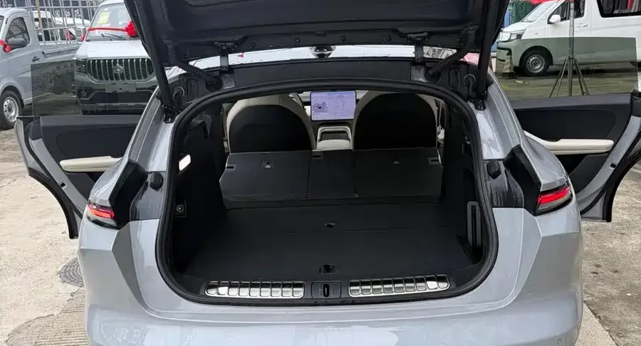 2025 NIO ET5T — used China EV for export (2025) — photo 4