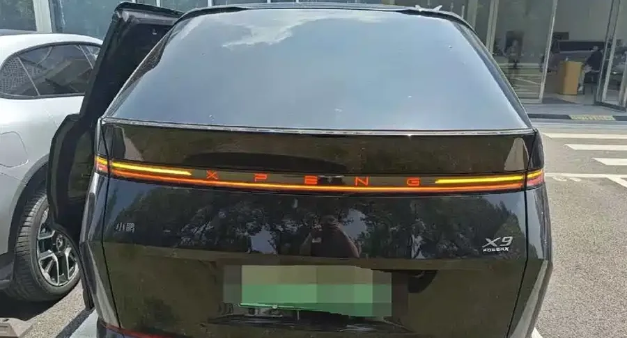 2026 Xpeng X9 — used China EV for export (2026) — photo 3