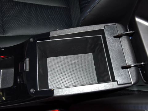 Venucia Chen Feng — China electric EV for export — photo 14
