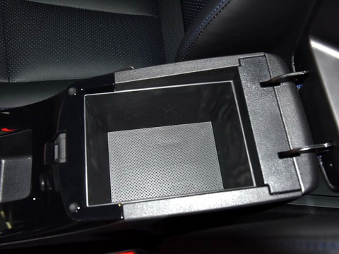 Venucia Chenfeng — China electric EV for export — photo 14