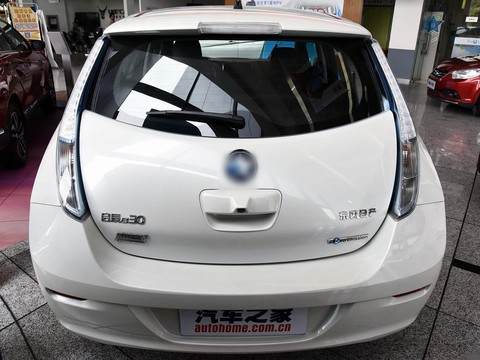 Venucia Chenfeng — China electric EV for export — photo 4