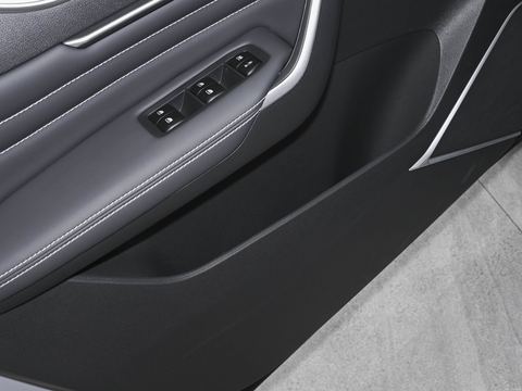 Venucia Qi Chen DaV DD-i — China electric EV for export — photo 15