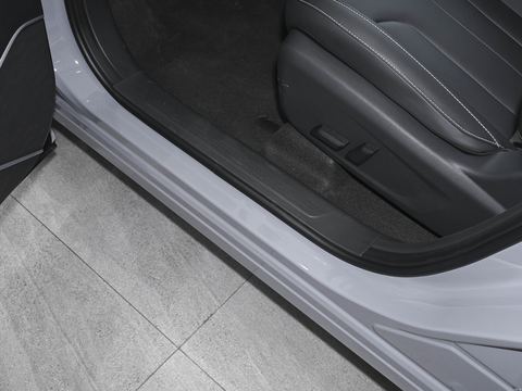 Venucia Qi Chen DaV DD-i — China electric EV for export — photo 16
