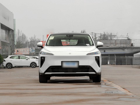 Venucia V DD-i — China plug-in hybrid EV for export — photo 2