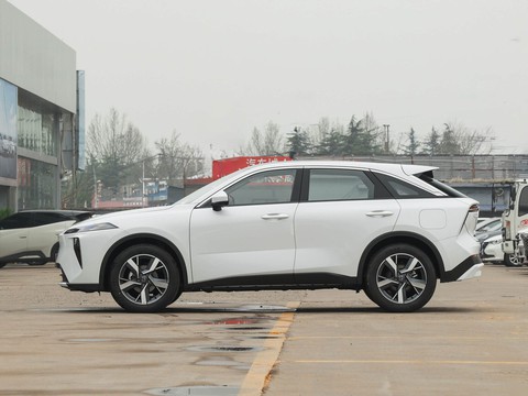 Venucia V DD-i — China plug-in hybrid EV for export — photo 4