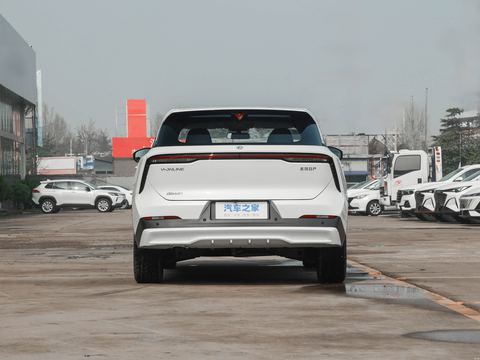 Venucia Qi Chen DaV DD-i — China electric EV for export — photo 6