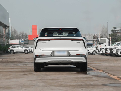 Venucia V DD-i — China plug-in hybrid EV for export — photo 6