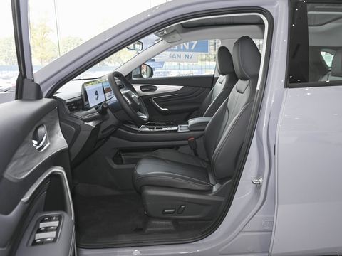 Venucia Qi Chen DaV DD-i — China electric EV for export — photo 9