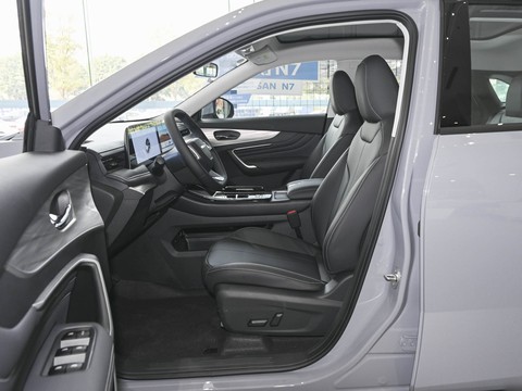 Venucia V DD-i — China plug-in hybrid EV for export — photo 9