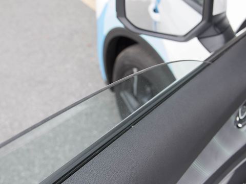 Venucia Qi Chen DaVQing Jing — China electric EV for export — photo 12