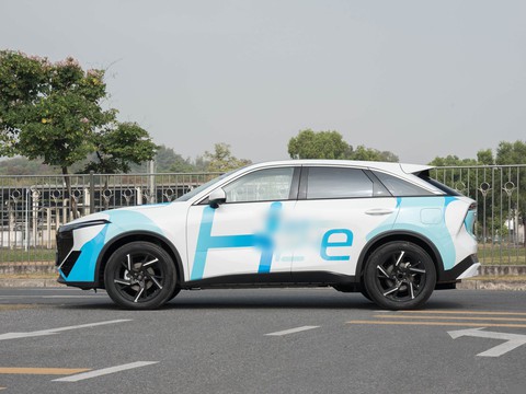 Venucia Big V FCEV — China electric EV for export — photo 4