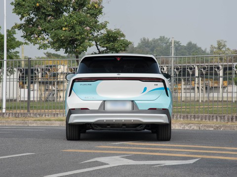 Venucia Big V FCEV — China electric EV for export — photo 6