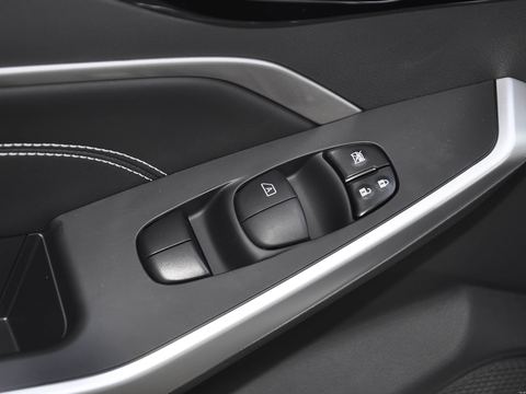 Venucia Qi ChenD60EV — China electric EV for export — photo 13