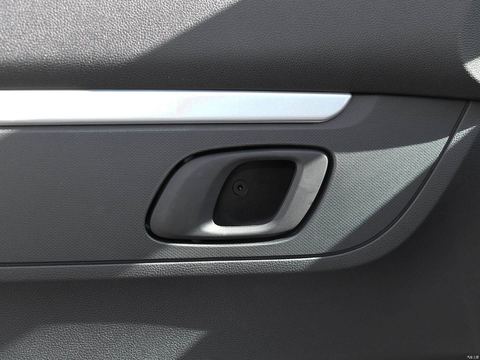 Venucia Qi Chene30 — China electric EV for export — photo 13