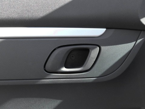 Venucia e30 — China electric EV for export — photo 13