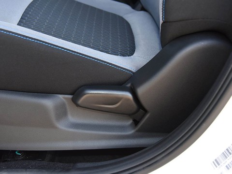 Venucia e30 — China electric EV for export — photo 15
