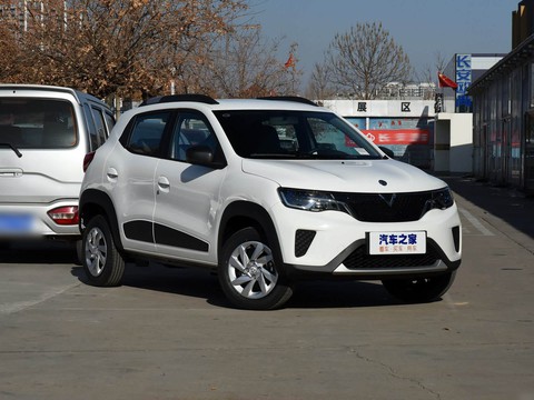 Venucia e30 — China electric EV for export — photo 3