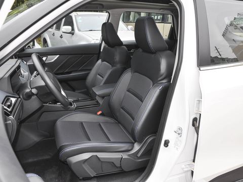 Venucia Qi ChenT60EV — China electric EV for export — photo 10