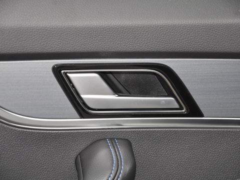 Venucia Qi ChenT60EV — China electric EV for export — photo 13