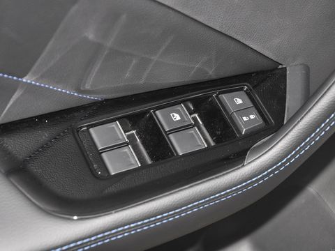 Venucia Qi ChenT60EV — China electric EV for export — photo 14