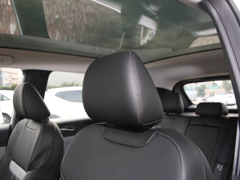 Venucia VX6 — China electric EV for export — photo 14