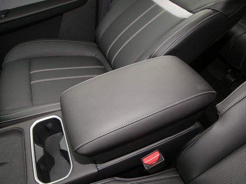 Venucia VX6 — China electric EV for export — photo 15