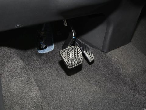 Venucia Qi ChenVX6 — China electric EV for export — photo 16