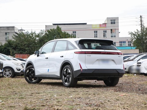 Venucia VX6 — China electric EV for export — photo 5