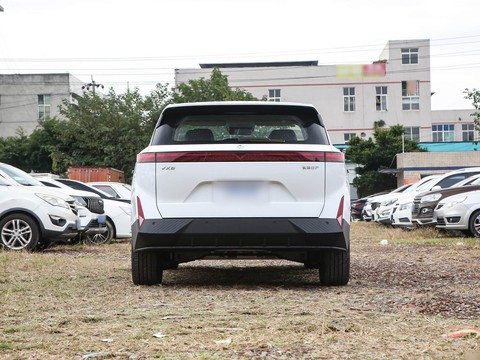 Venucia VX6 — China electric EV for export — photo 6