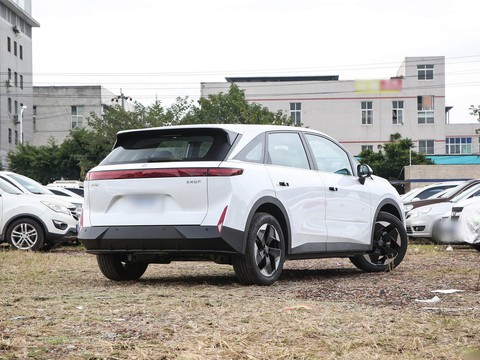 Venucia VX6 — China electric EV for export — photo 7
