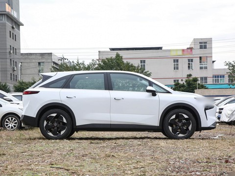 Venucia VX6 — China electric EV for export — photo 8