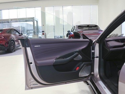 Xiaomi SU7 — China electric EV for export — photo 12