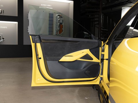 Xiaomi SU7 Ultra — China electric EV for export — photo 11