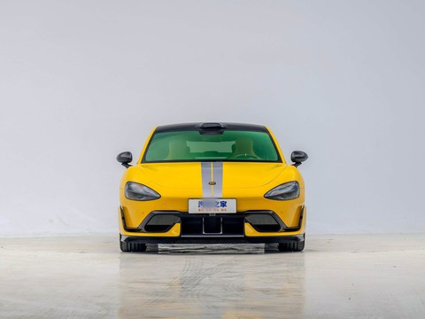 Xiaomi SU7 Ultra — China electric EV for export — photo 2