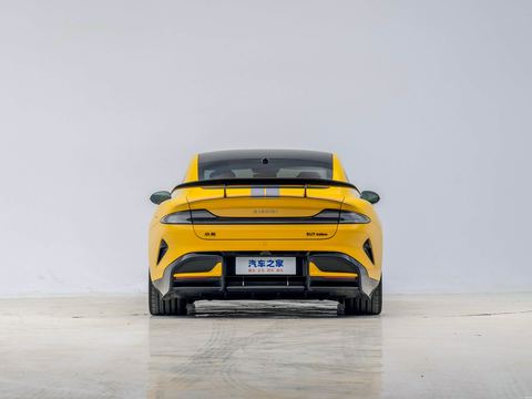 Xiaomi Xiao MiSU7 Ultra — China electric EV for export — photo 6