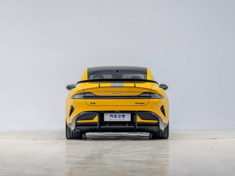 Xiaomi SU7 Ultra — China electric EV for export — photo 6