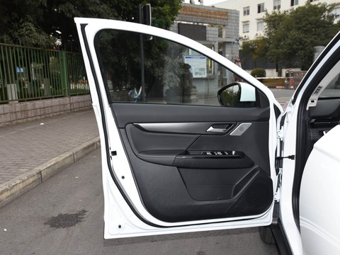 XPeng G3 — China electric EV for export — photo 11
