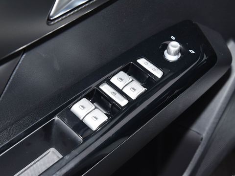 XPeng Xiao PengG3 — China electric EV for export — photo 14
