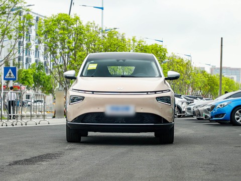 XPeng G3 — China electric EV for export — photo 2