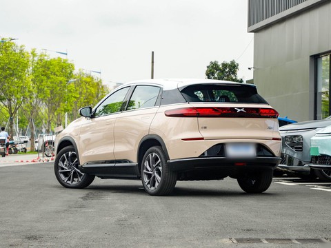 XPeng G3 — China electric EV for export — photo 5