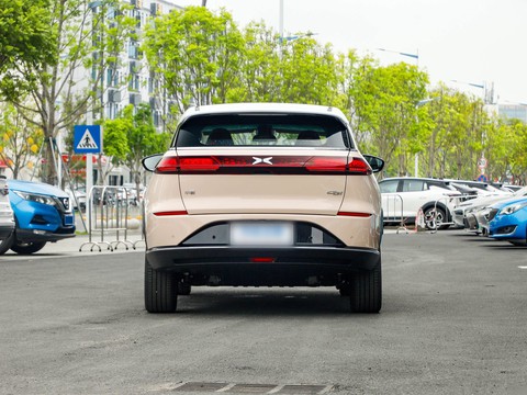 XPeng G3 — China electric EV for export — photo 6