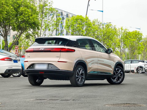 XPeng G3 — China electric EV for export — photo 7