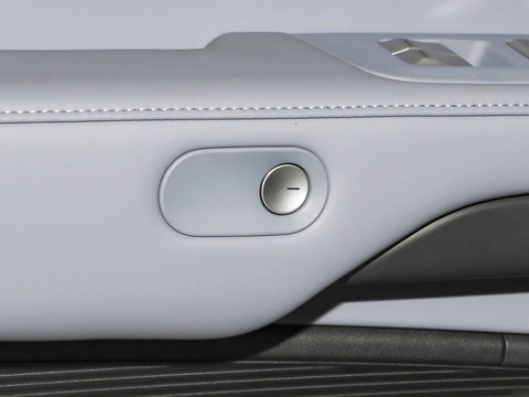 XPeng G6 — China electric EV for export — photo 13