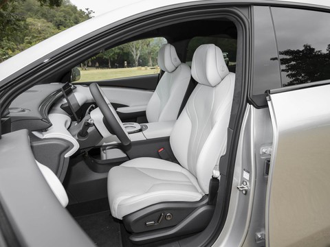 XPeng G7 — China electric EV for export — photo 10