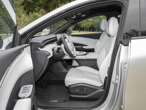 XPeng G7 — China electric EV for export — photo 9