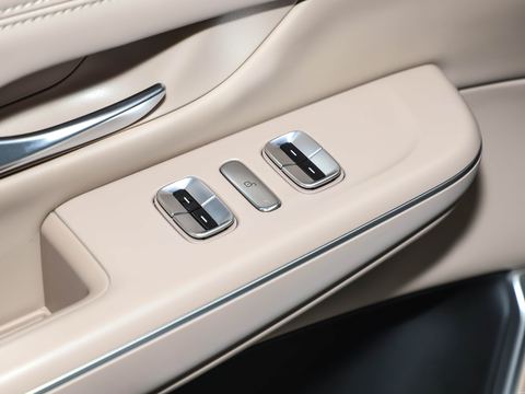 XPeng Xiao PengG9 — China electric EV for export — photo 14
