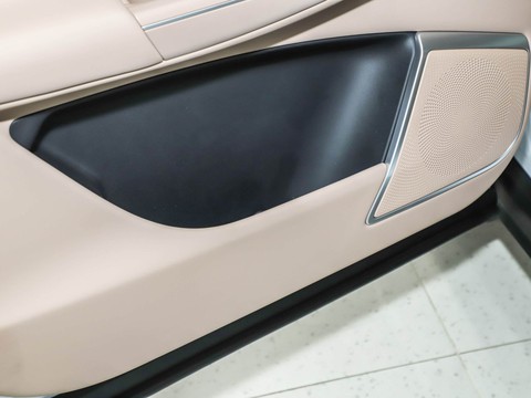 XPeng G9 — China electric EV for export — photo 15