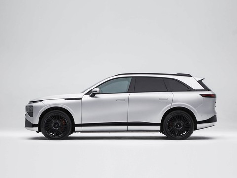 XPeng G9 — China electric EV for export — photo 4