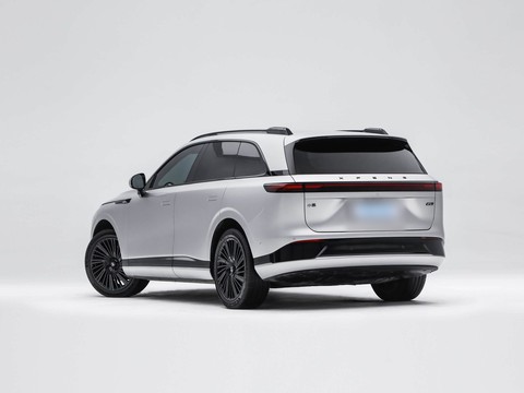 XPeng G9 — China electric EV for export — photo 5