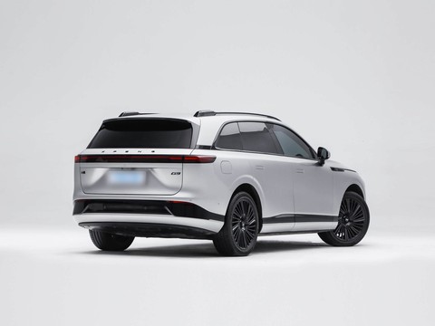 XPeng G9 — China electric EV for export — photo 7